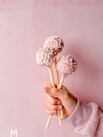 Easy Vanilla Cake Pops with Cake Pop Maker