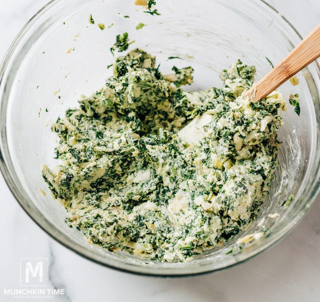 How to Make Spinach Dip Christmas Tree - Munchkin Time