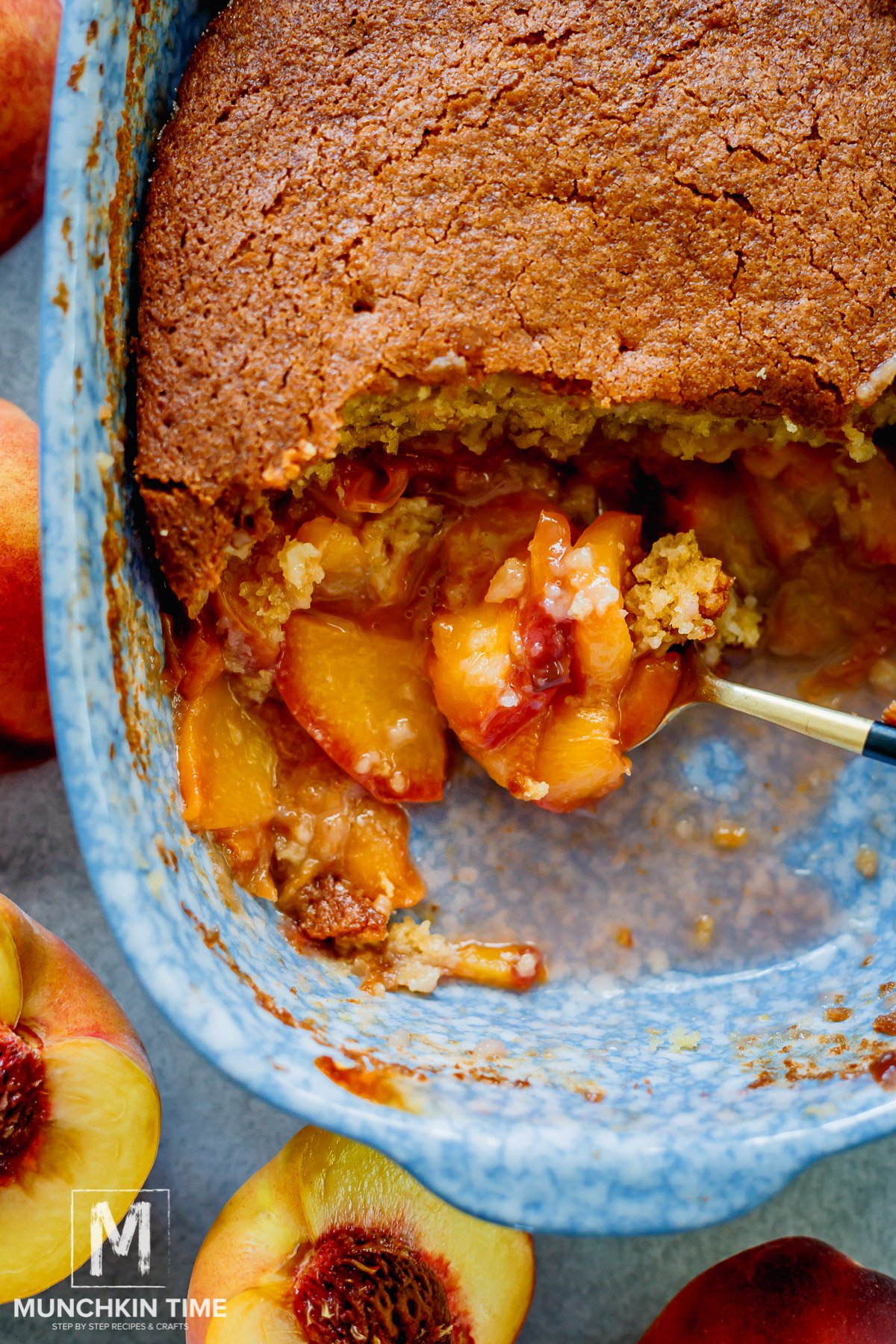 Warm Cake Peach Cobbler with Fresh Peaches.